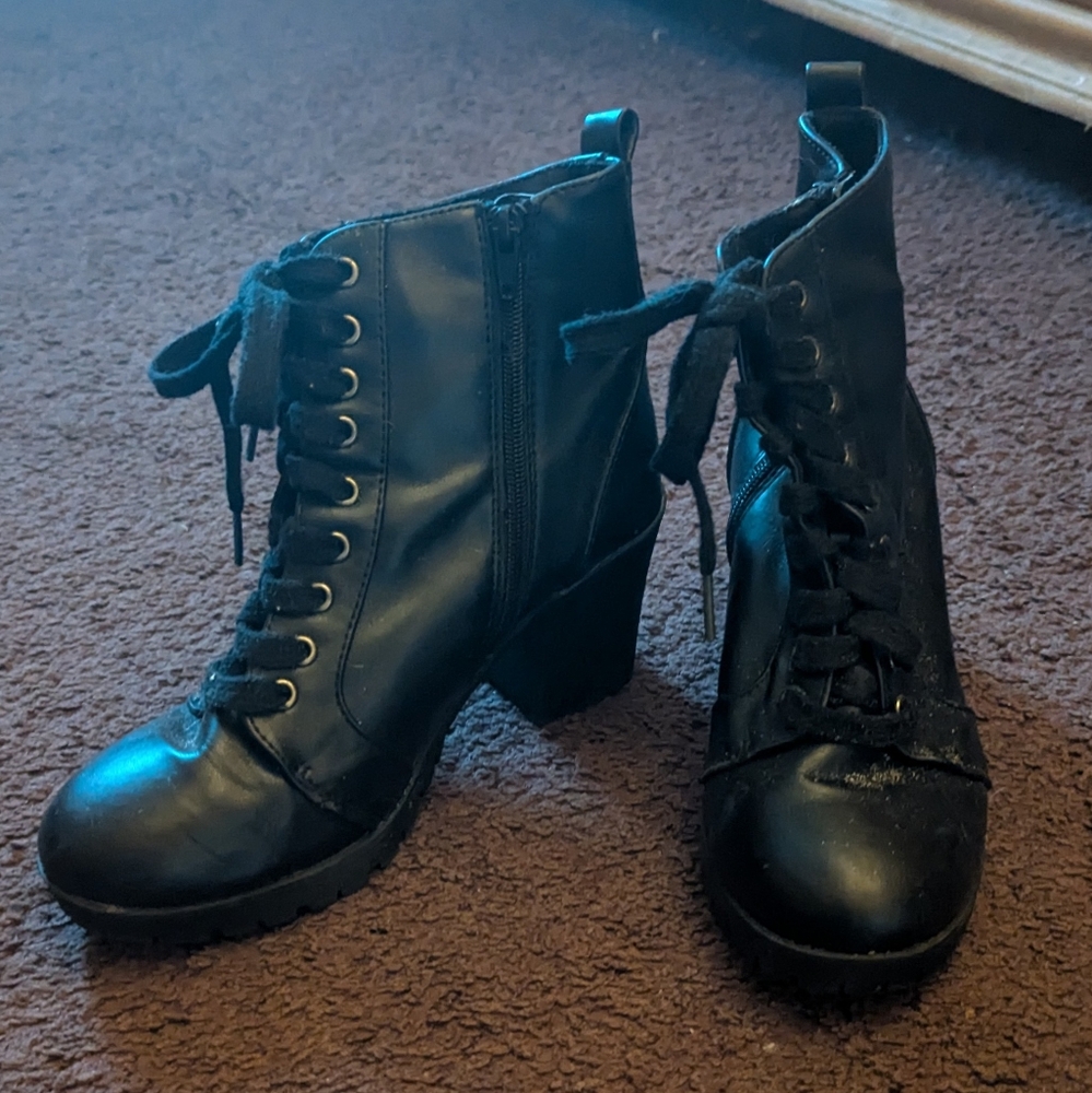 Lace Up Boots With Chunk Heel